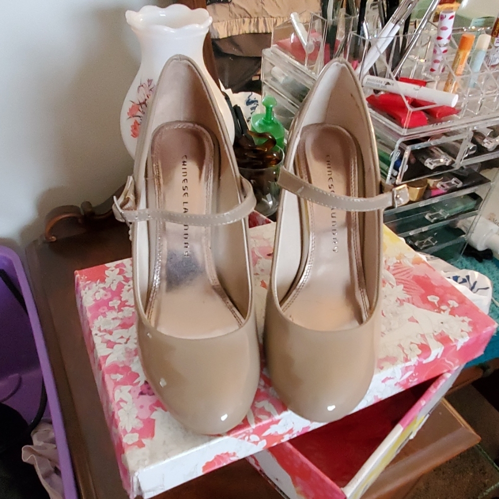 nude pumps with box worn once